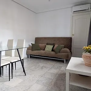 Apartamento La Casa Roja: Luminoso ático Con Vistas, Sevilla